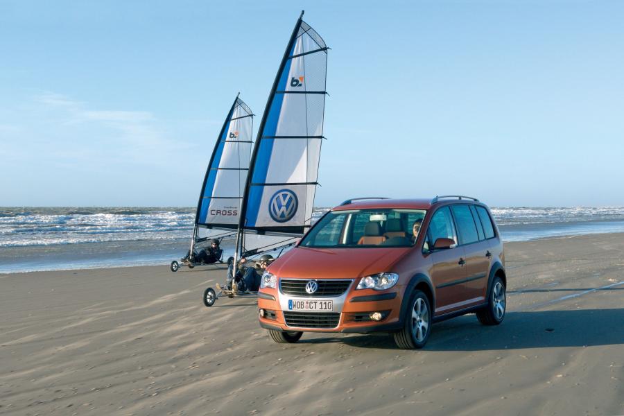  Volkswagen CrossTouran TSI 2007 года  (фото 32 из 46)